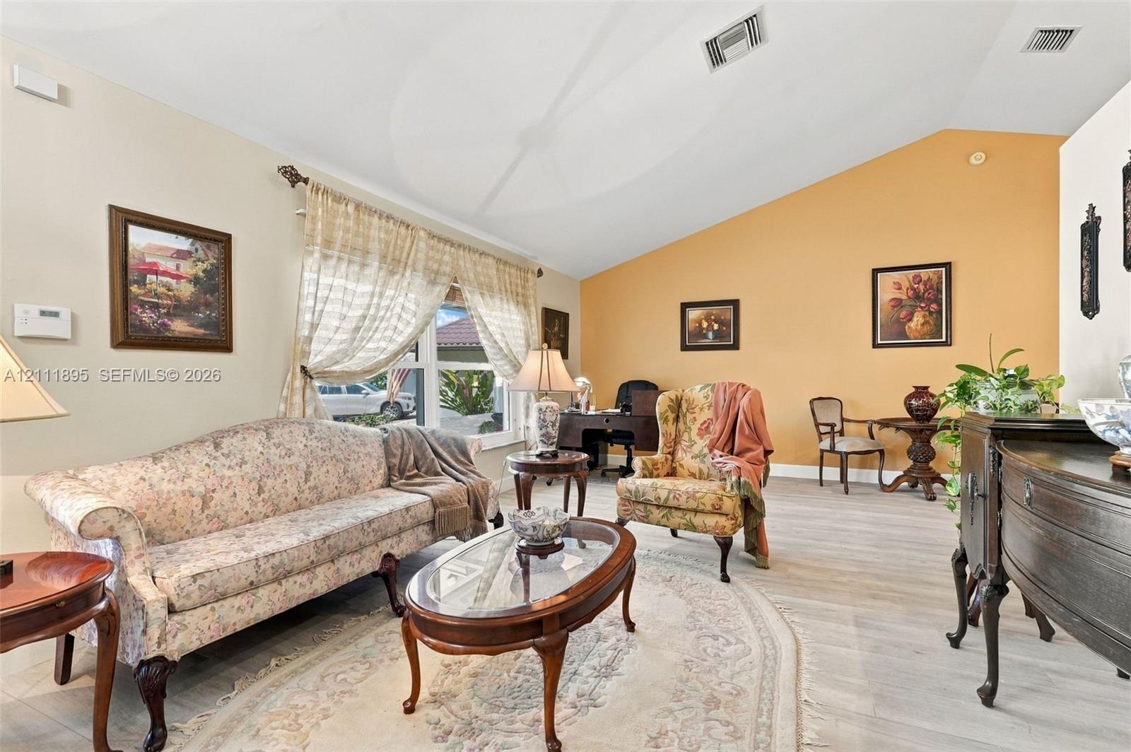 5792 Sun Pointe Circle gallery image #9