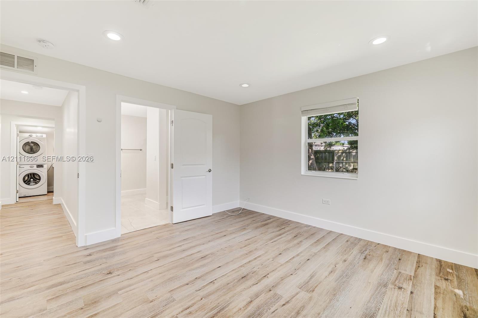 955 33rd Street