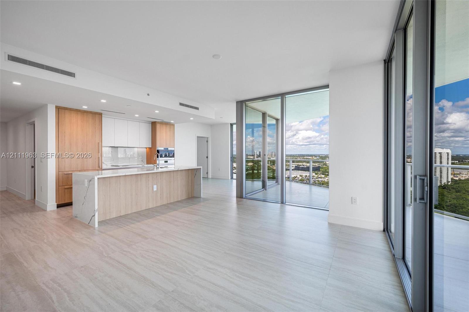 2411 Laguna Circle