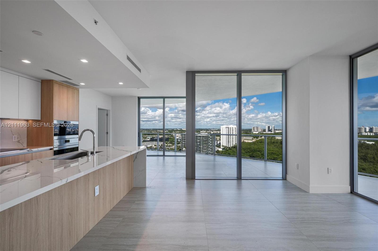 2411 Laguna Circle