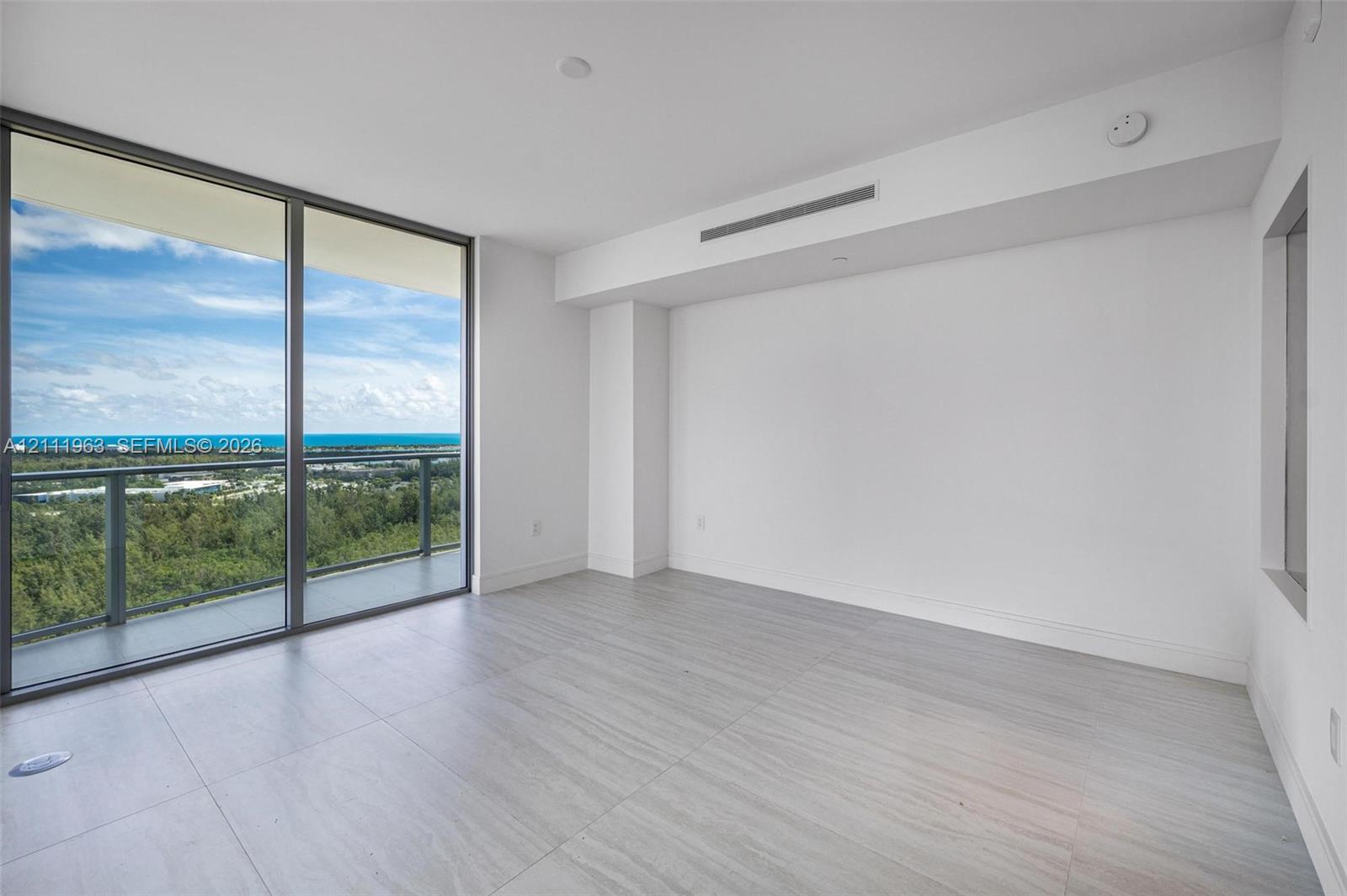 2411 Laguna Circle