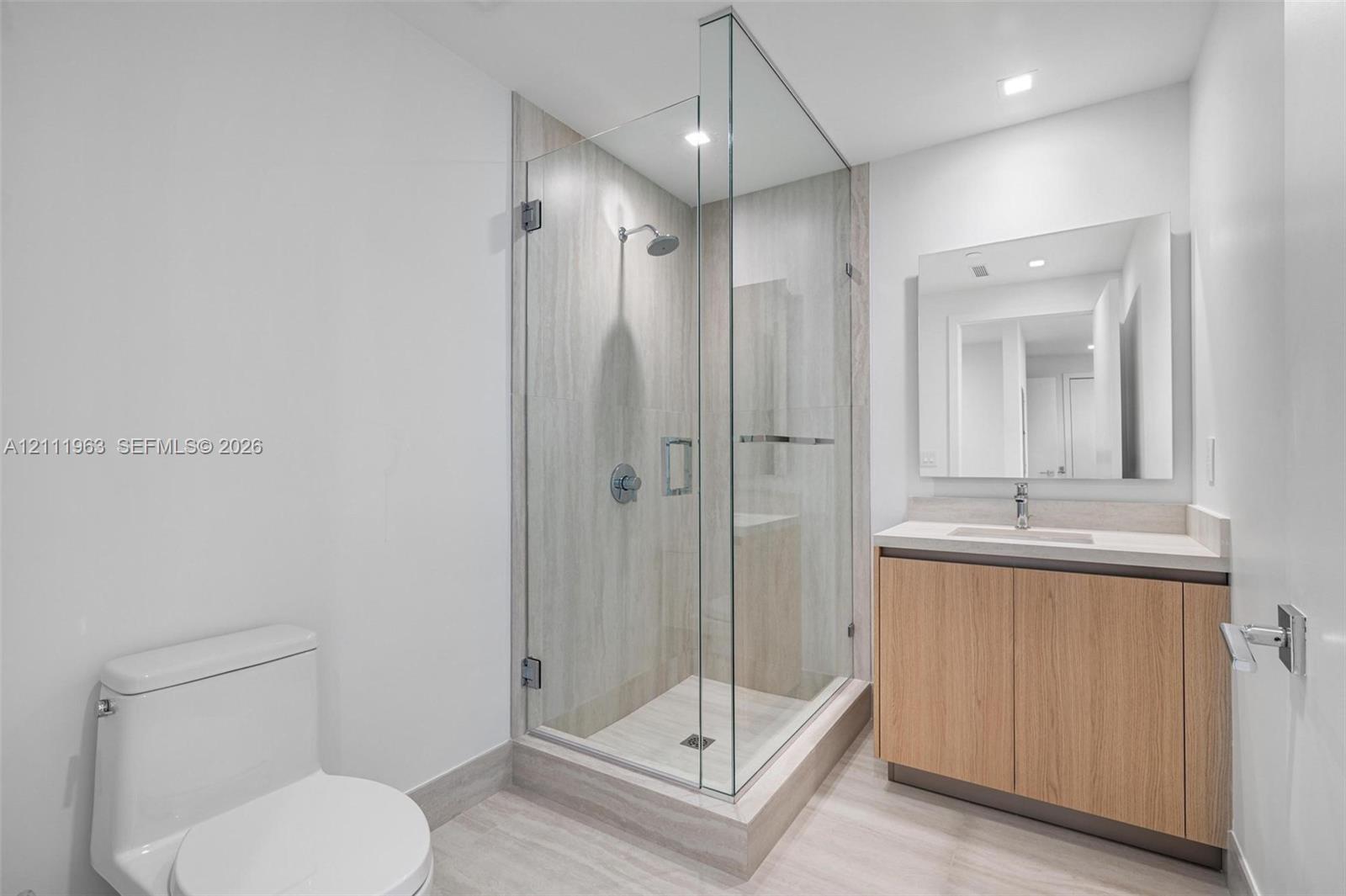 2411 Laguna Circle