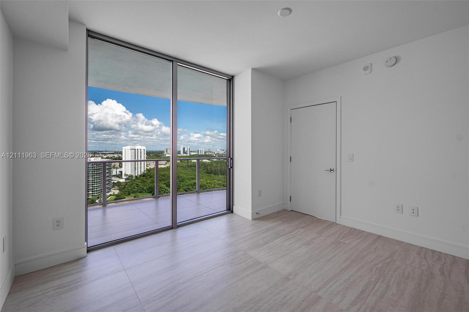 2411 Laguna Circle