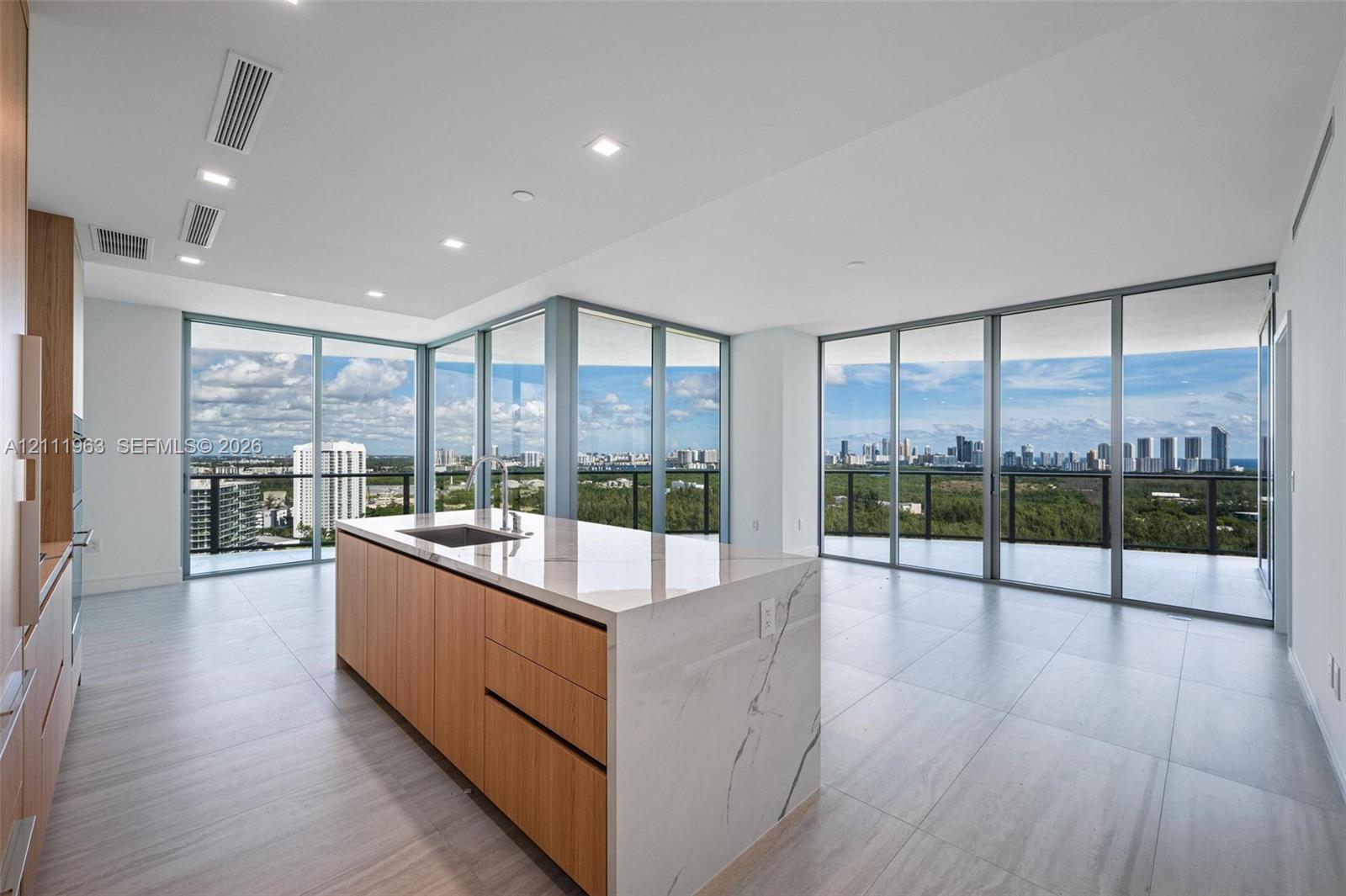 2411 Laguna Circle