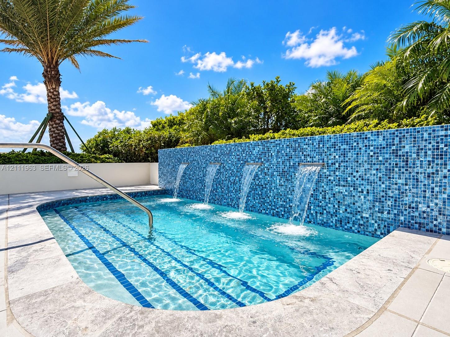 2411 Laguna Circle