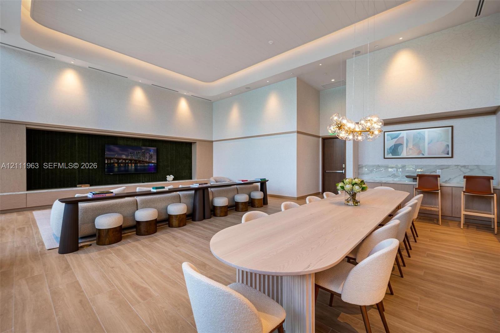 2411 Laguna Circle