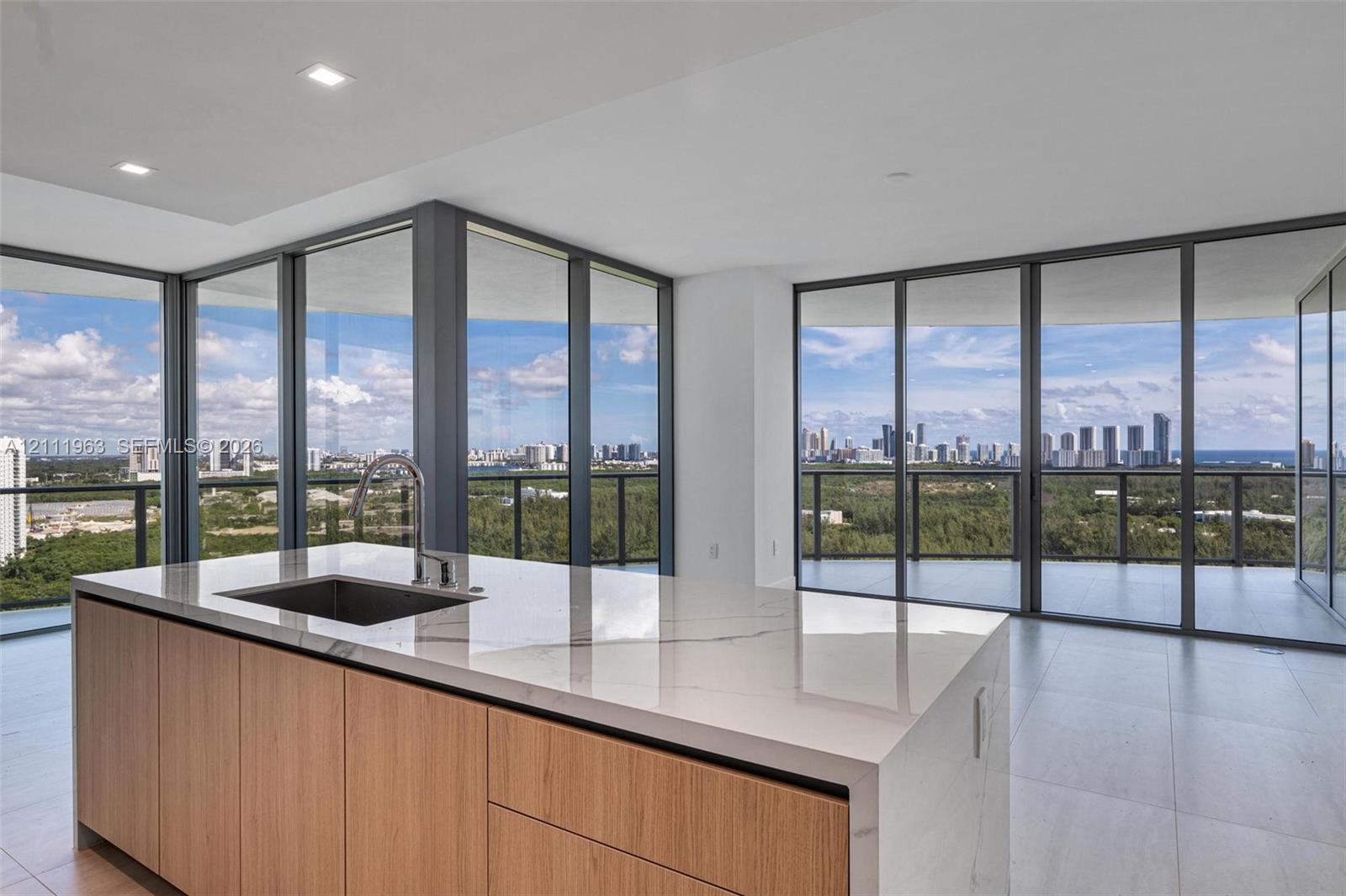 2411 Laguna Circle