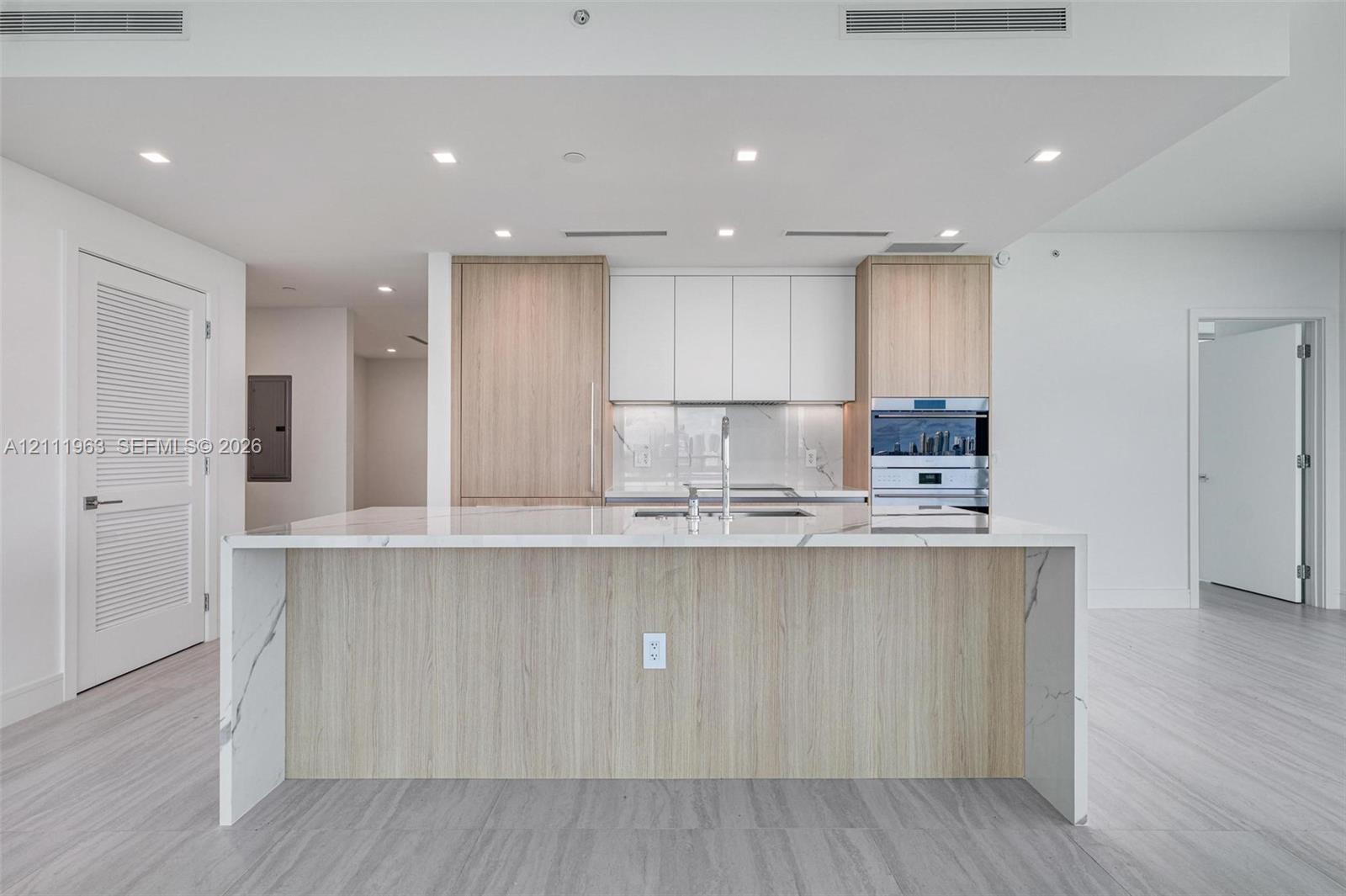 2411 Laguna Circle