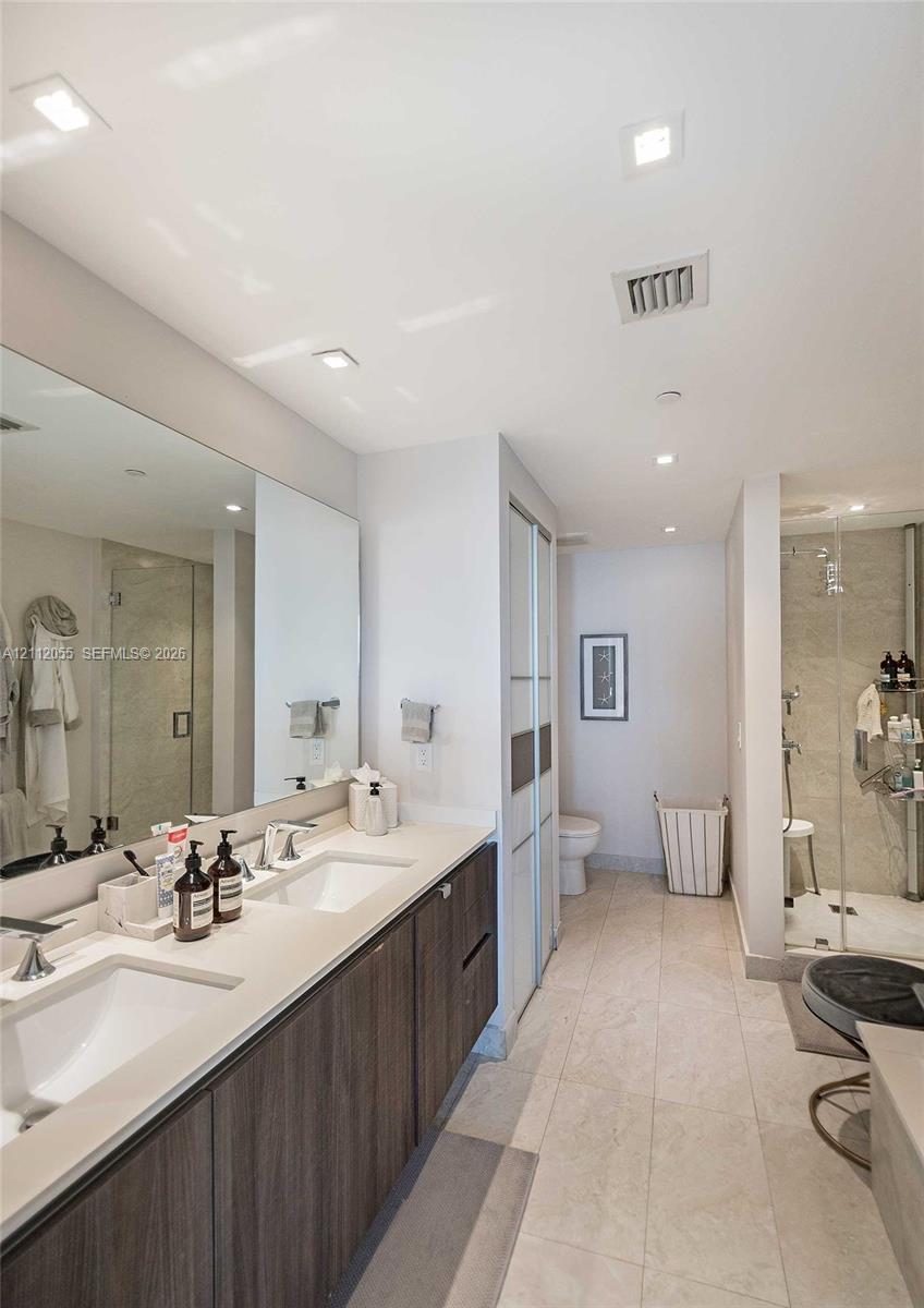 488 NE 18th Street