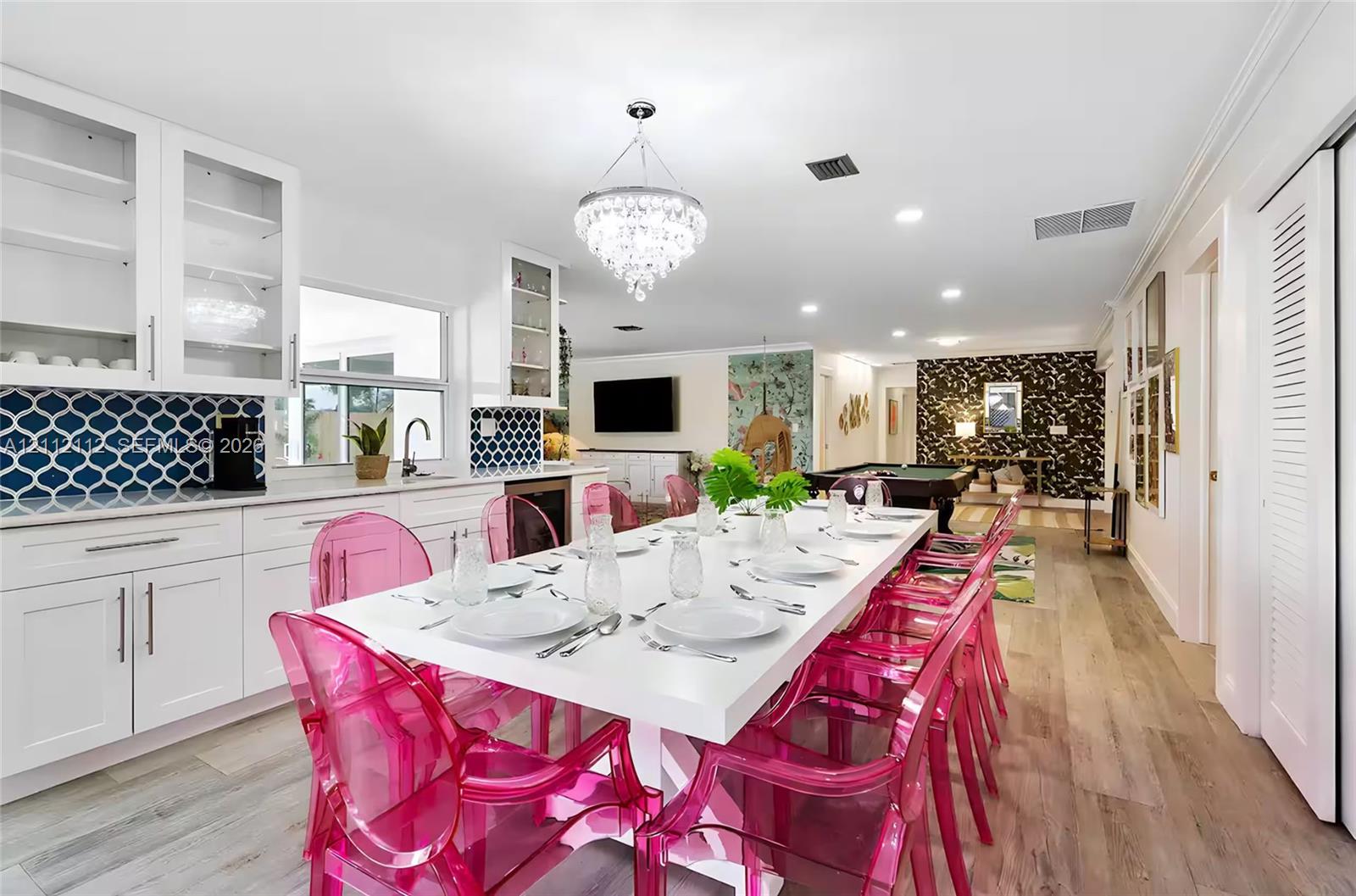 337 S Sequoia Drive