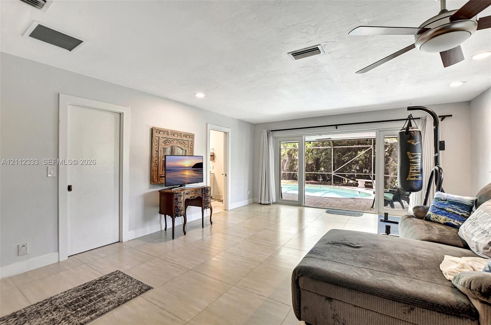798 NW 15th Avenue gallery image #59