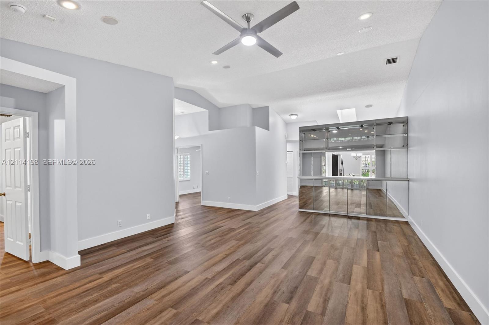 85 Sausalito Drive gallery image #11