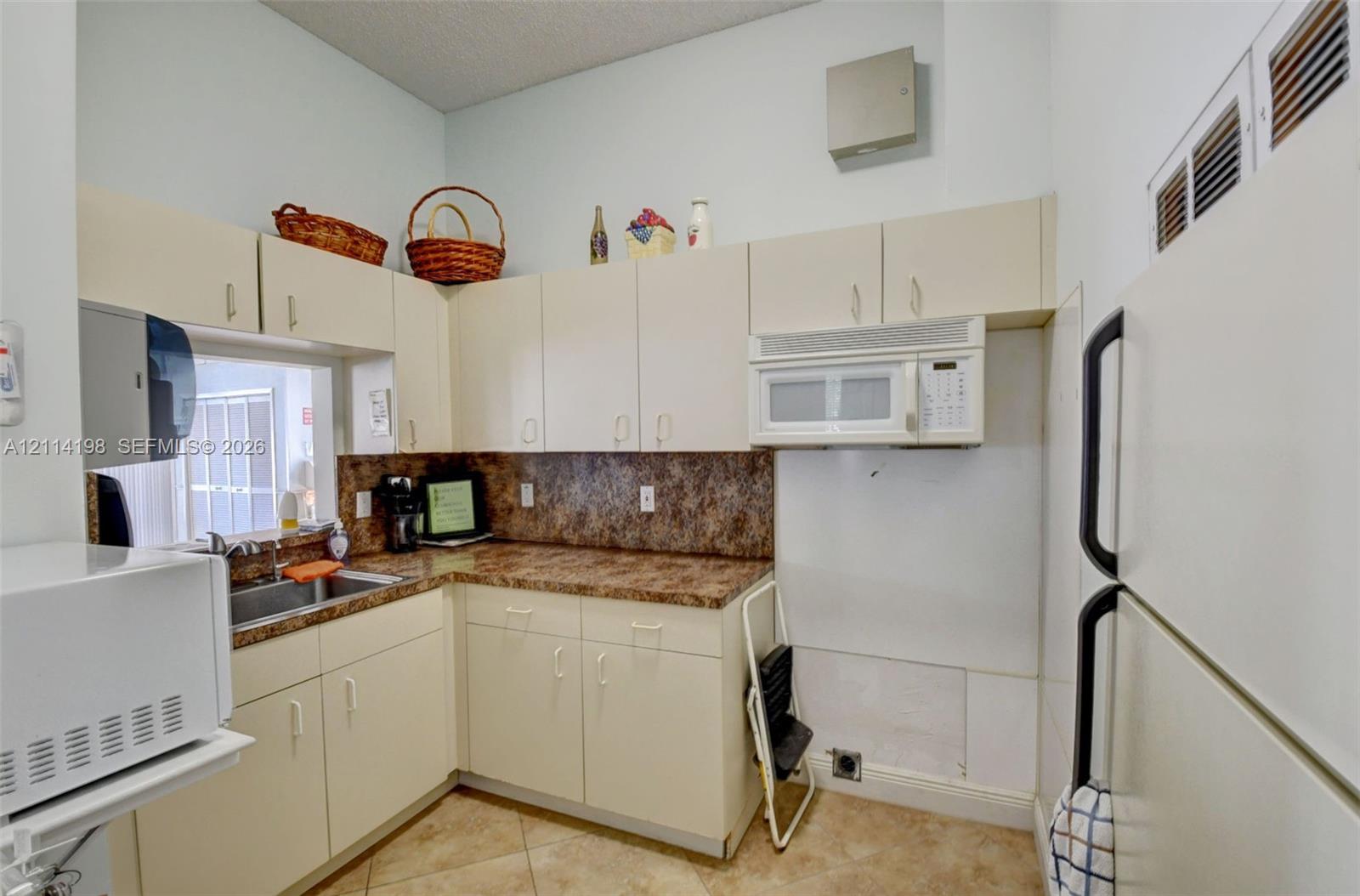 85 Sausalito Drive gallery image #37