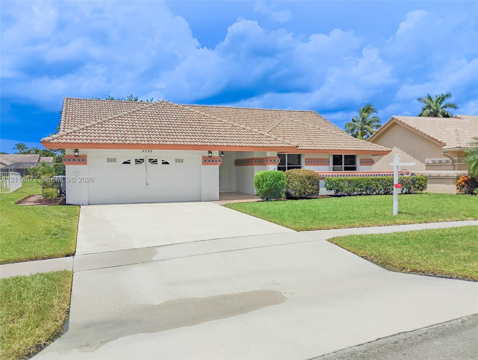 9735 Sun Pointe Drive gallery image #1