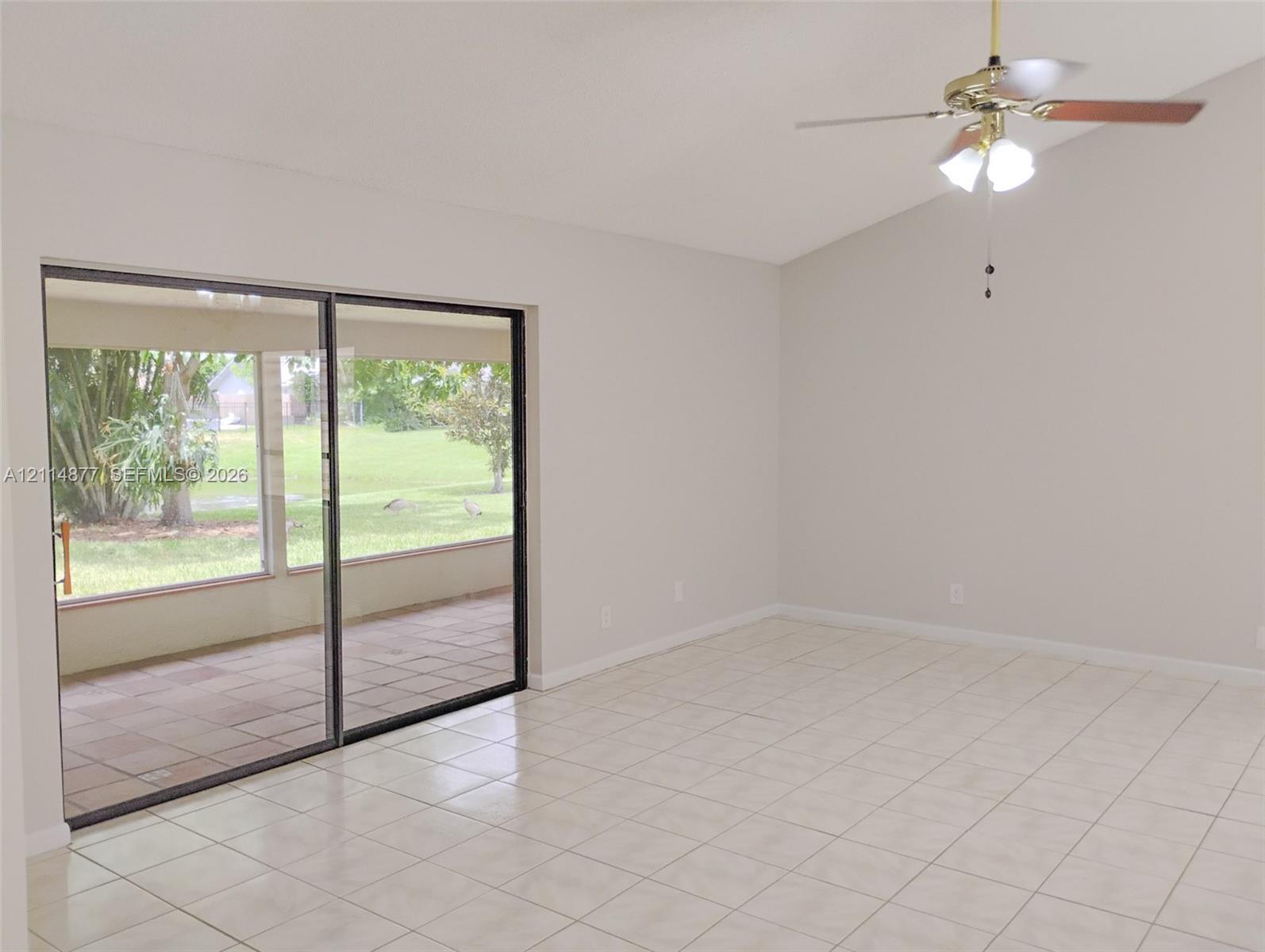 9735 Sun Pointe Drive gallery image #14