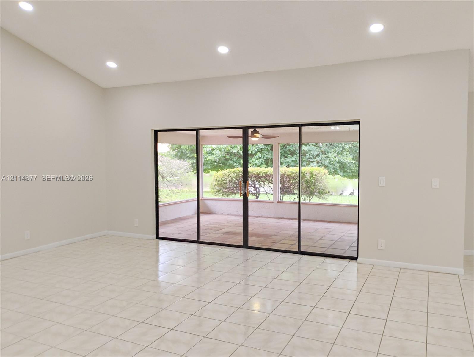 9735 Sun Pointe Drive gallery image #15