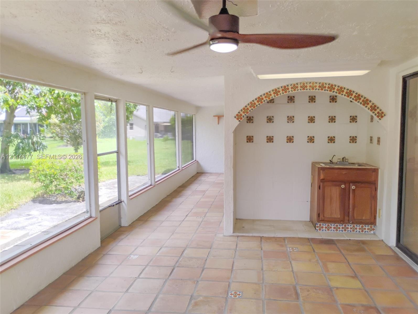 9735 Sun Pointe Drive gallery image #16