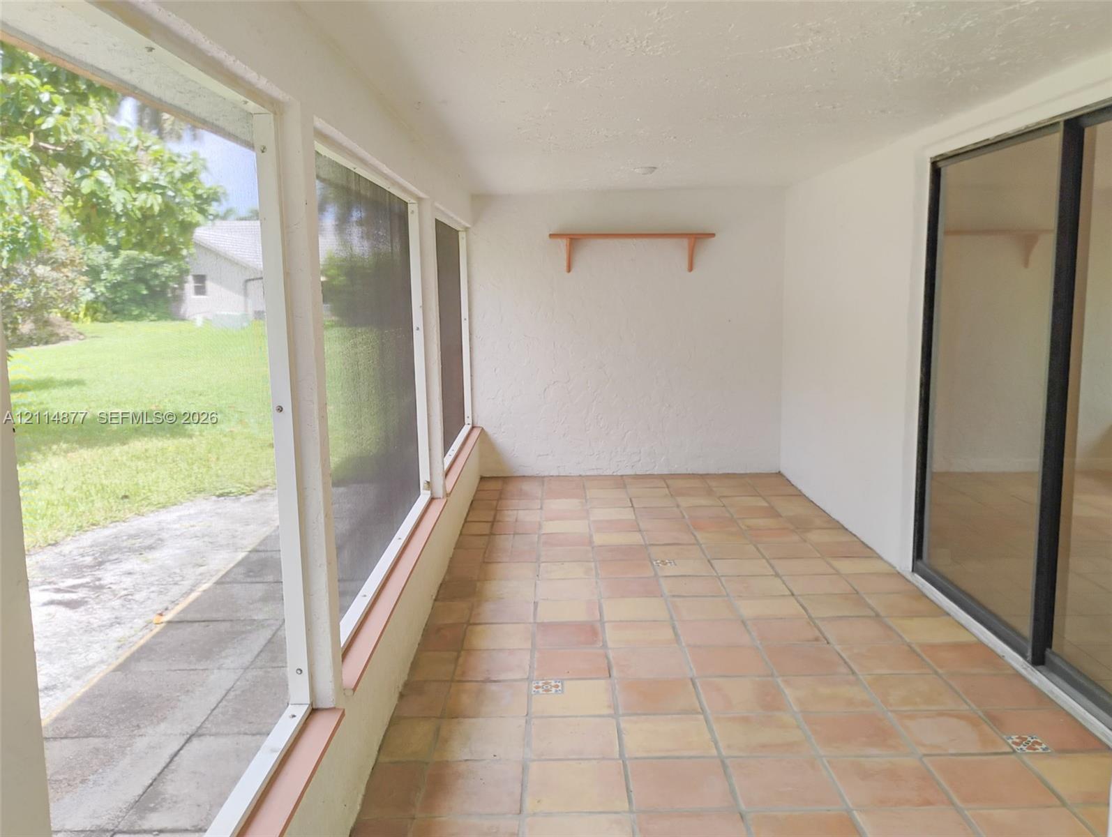 9735 Sun Pointe Drive gallery image #18
