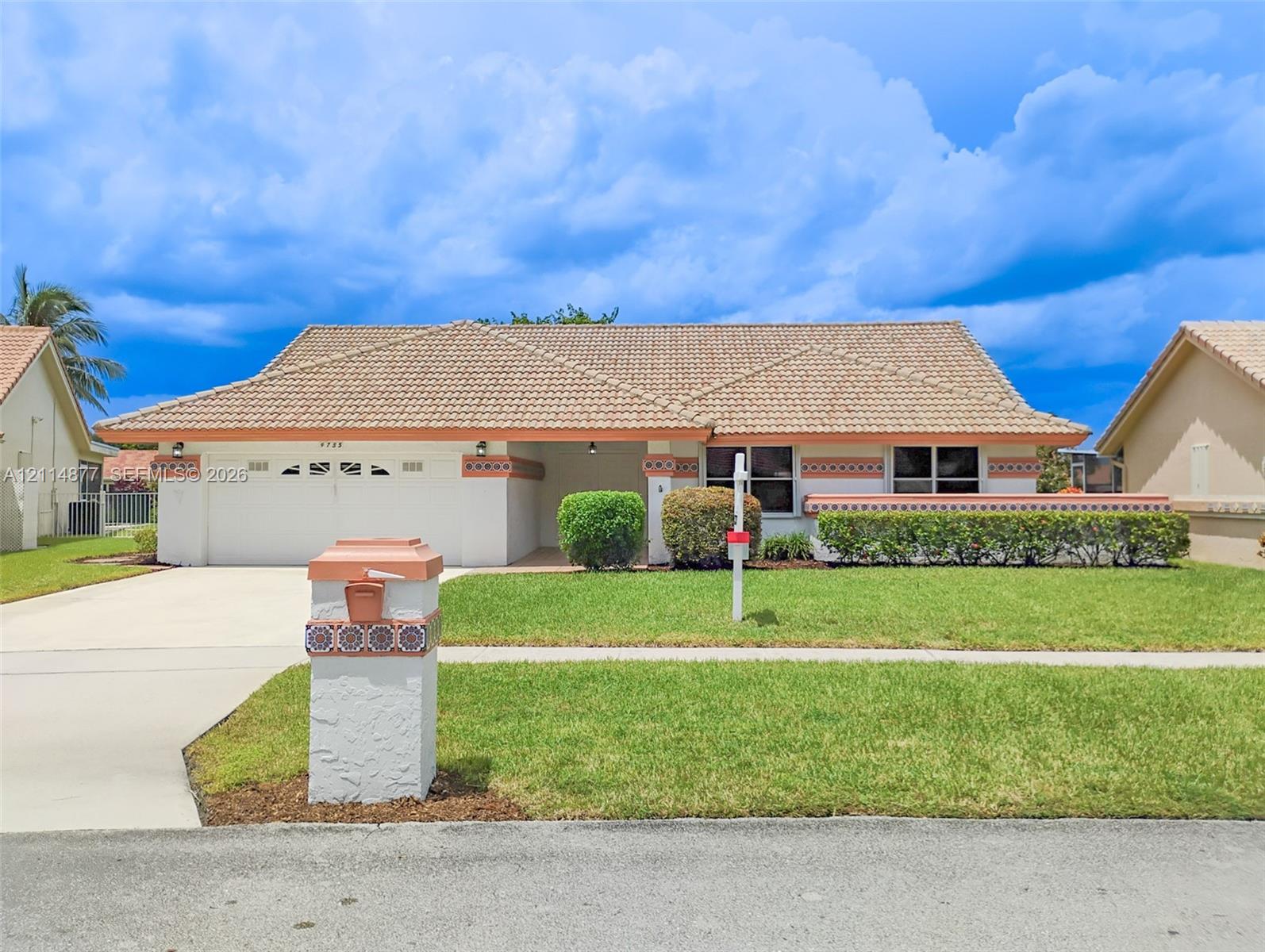 9735 Sun Pointe Drive gallery image #2