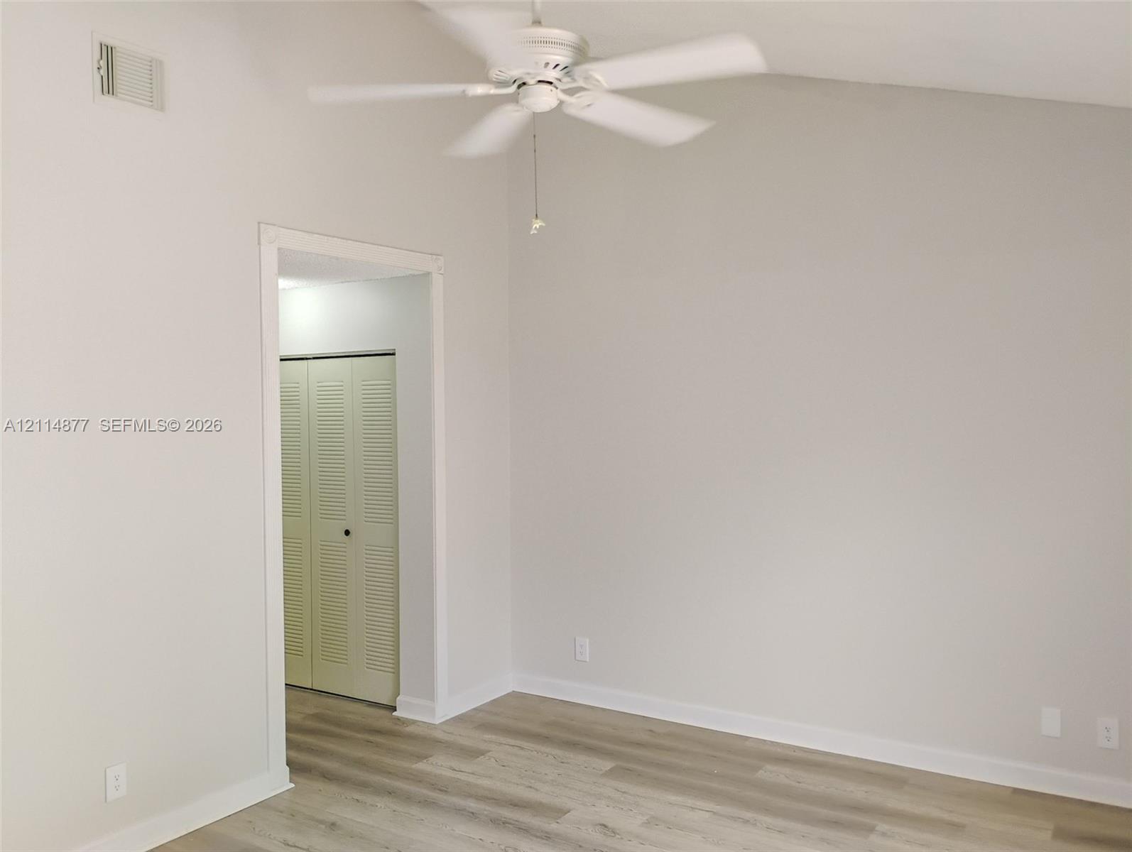 9735 Sun Pointe Drive gallery image #23