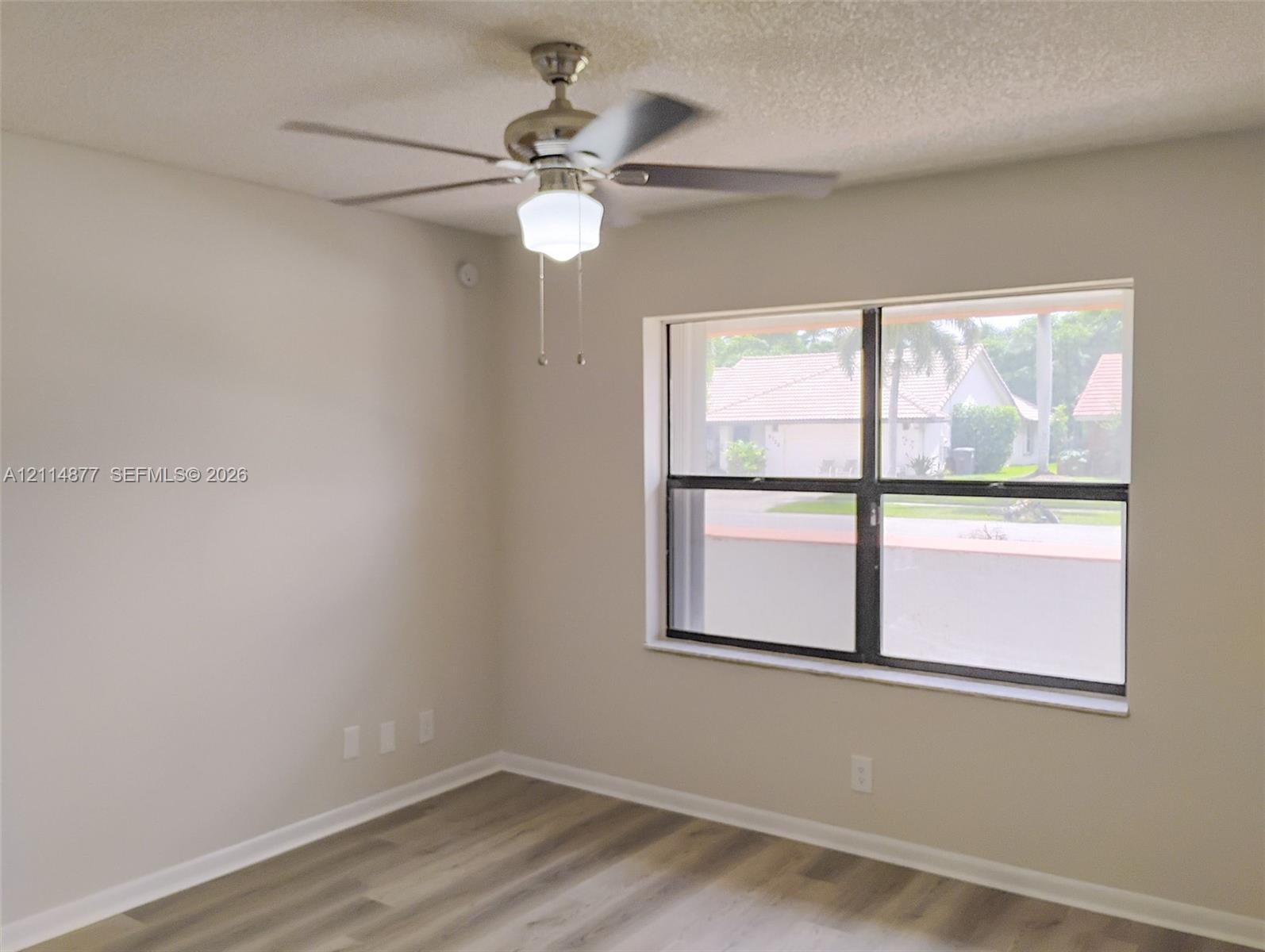 9735 Sun Pointe Drive gallery image #28