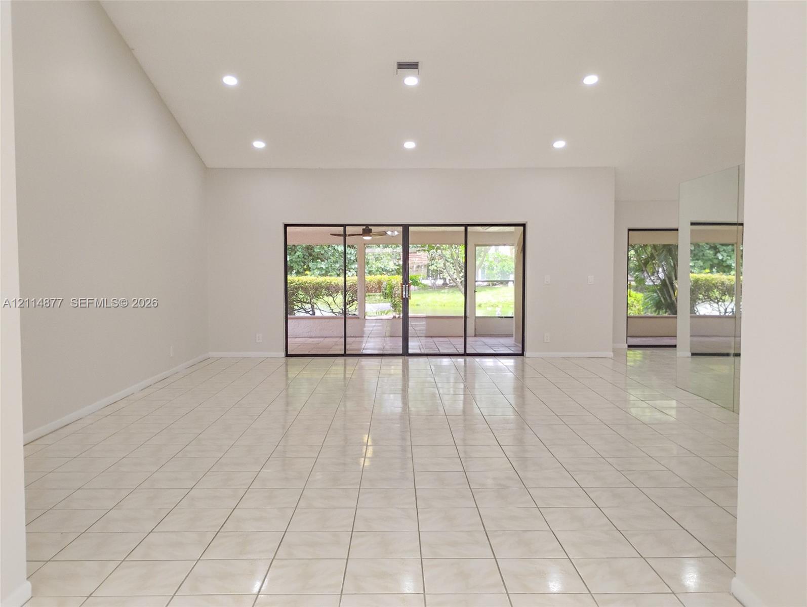 9735 Sun Pointe Drive gallery image #3