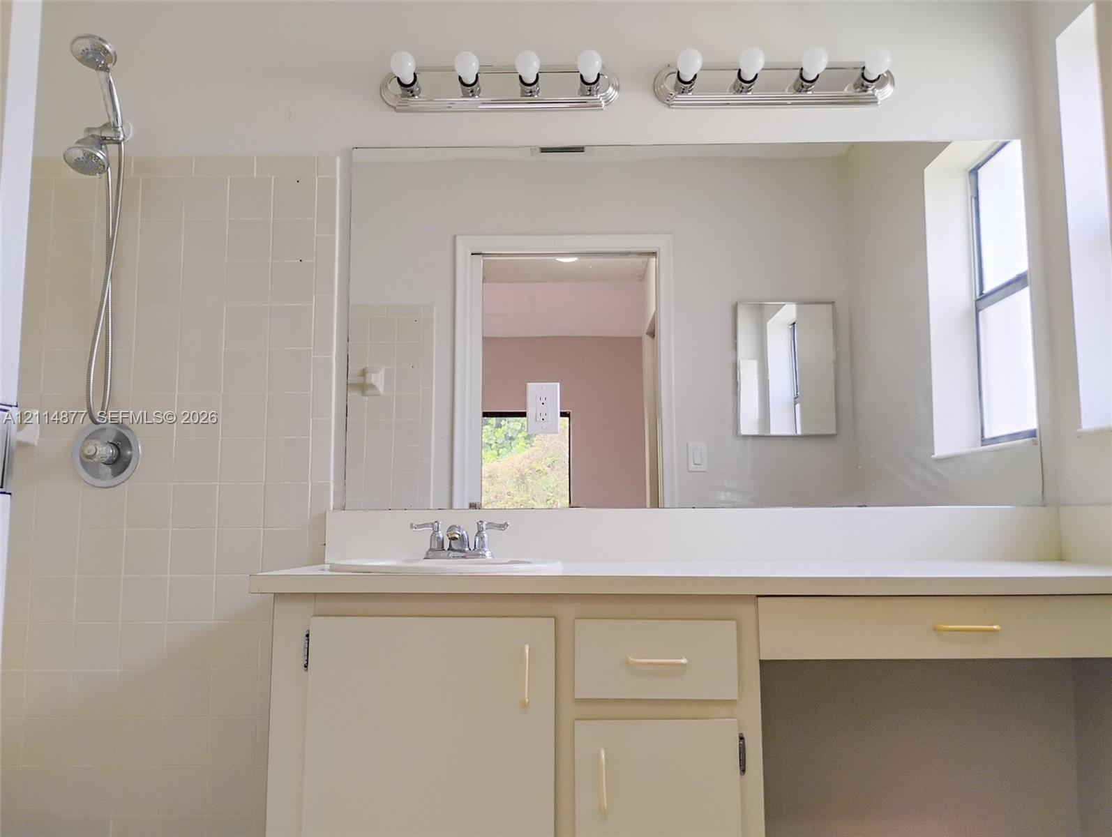 9735 Sun Pointe Drive gallery image #33