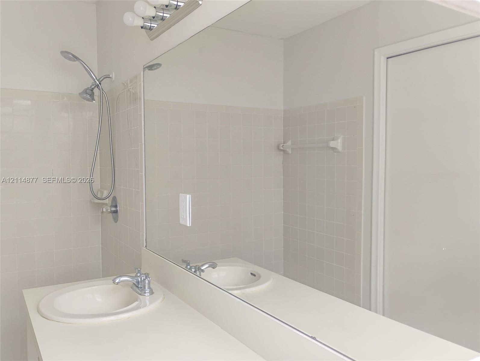 9735 Sun Pointe Drive gallery image #35