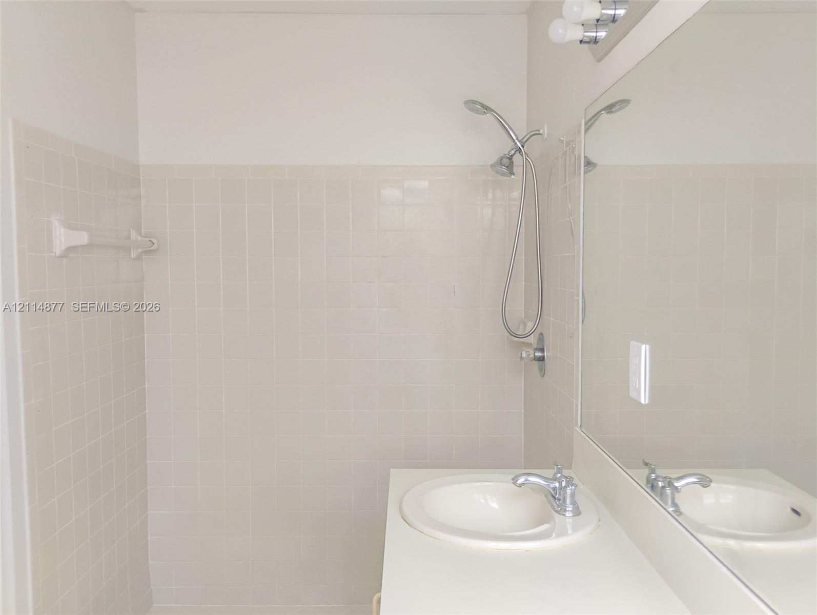9735 Sun Pointe Drive gallery image #36