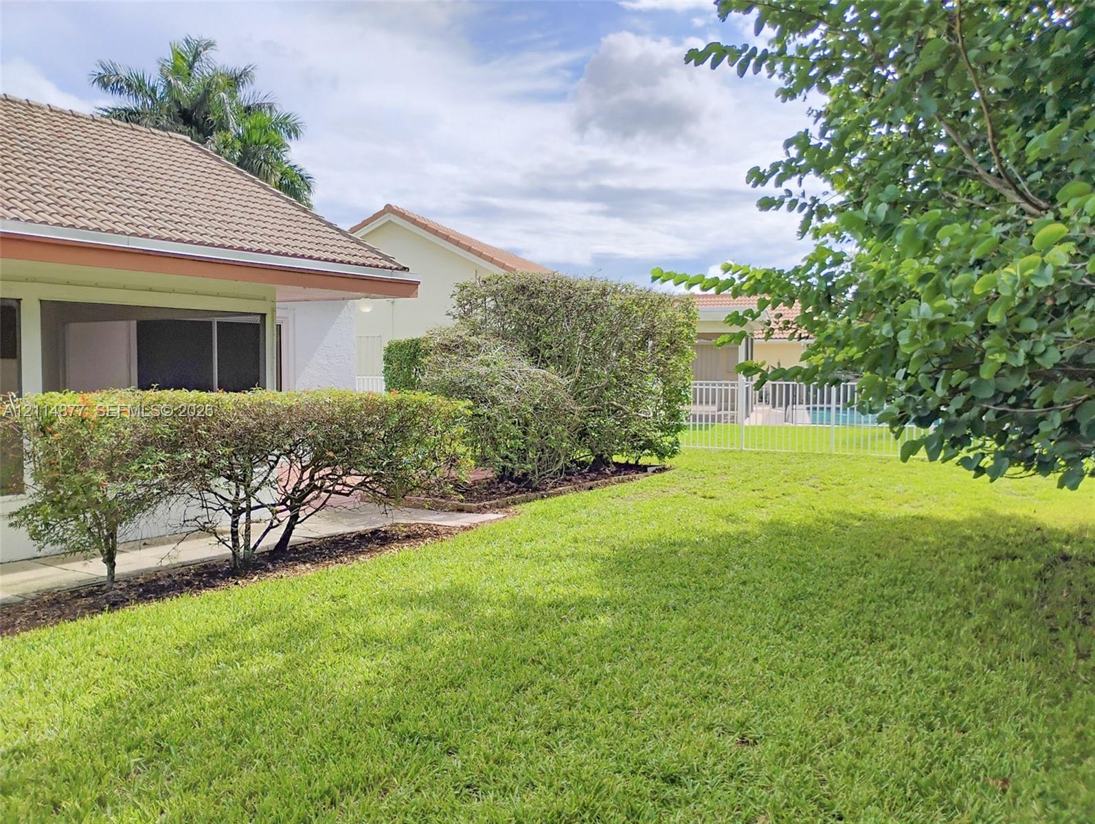 9735 Sun Pointe Drive gallery image #43